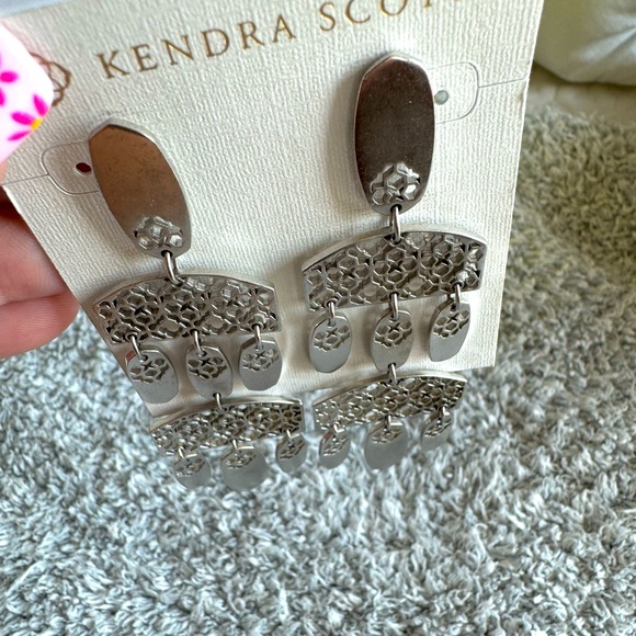 Kendra Scott Emmet Filigree Earrings - Picture 5 of 6